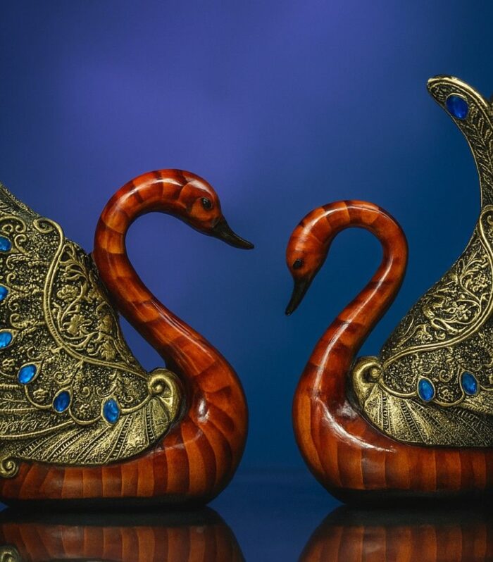 Swan Couple Showpiece